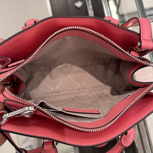 MICHAEL KORS
Sheila Small Faux Saffiano Leather Satchel
Tea Rose 
NWT - Picture 14 of 16